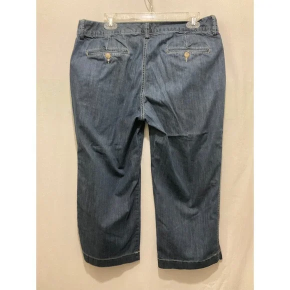 Eddie Bauer Women 12 Blue Denim Capri Pants Stretch Cropped Mid Rise WPL 9647 - Picture 2 of 7